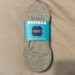 Four pack Bombas, lightweight, no-show size medium grey socks